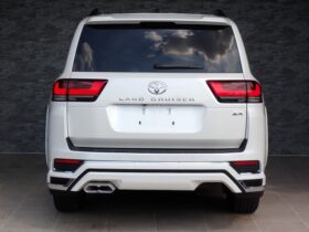 
									TOYOTA Land Cruiser Wagon ZX Pearl White 2024′ FKHNT full								