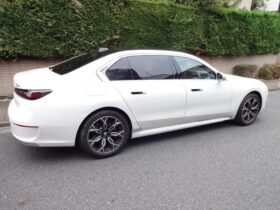 
									BMW 7 Series 740i Excellence Pearl White 2024′ FKHPN full								