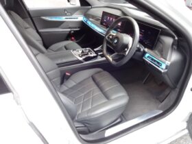 
									BMW 7 Series 740i Excellence Pearl White 2024′ FKHPN full								