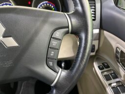 MITSUBISHI Pajero Exceed Pearl White 2010′ FKPOY