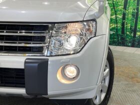 
									MITSUBISHI Pajero Exceed Pearl White 2010′ FKPOY full								