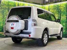 
									MITSUBISHI Pajero Exceed Pearl White 2010′ FKPOY full								