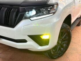 
									TOYOTA Land Cruiser Prado TX L Packet Matte Black Ed Pearl White 2023′ FKQ46 full								