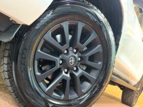 
									TOYOTA Land Cruiser Prado TX L Packet Matte Black Ed Pearl White 2023′ FKQ46 full								