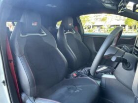 
									TOYOTA Yaris RZ High Performance Pearl White 2025′ FKQJD full								