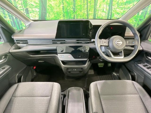 NISSAN Serena e-POWER Highway Star V Black/Pearl White 2024′ FKRBD