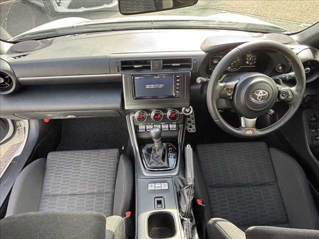 TOYOTA 86 SZ White 2023′ FKTXI