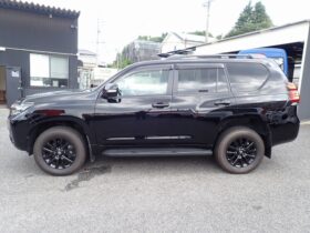 
									TOYOTA Land Cruiser Prado TX L Packe 70th Anivasari LTD Black 2022′ FMMRR full								