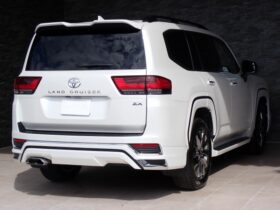 
									TOYOTA Land Cruiser Wagon ZX Pearl White 2021′ FMMRU full								