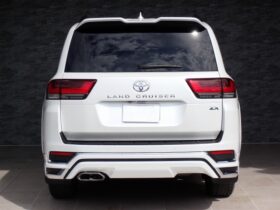 
									TOYOTA Land Cruiser Wagon ZX Pearl White 2021′ FMMRU full								