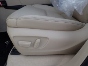 
									TOYOTA Land Cruiser Wagon ZX Pearl White 2021′ FMMRU full								