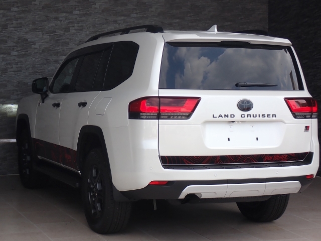TOYOTA Land Cruiser Wagon GR Sport Diesel Turbo Pearl White 2022′ FMMRW