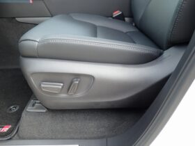 
									TOYOTA Land Cruiser Wagon GR Sport Diesel Turbo Pearl White 2022′ FMMRW full								