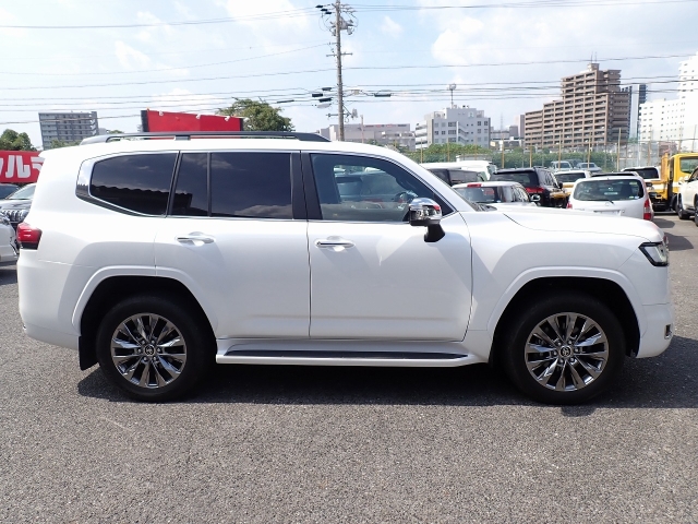 TOYOTA Land Cruiser Wagon ZX Pearl White 2022′ FMMRZ