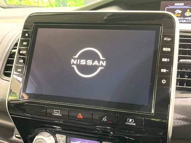 NISSAN Serena e-POWER Highway Star V Pearl White 2022′ FMUM1