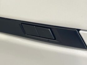 
									TOYOTA Voxy S-Z Pearl White 2025′ FMUUI full								