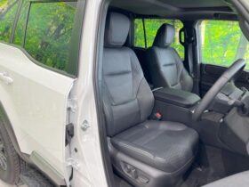 
									TOYOTA Land Cruiser Wagon VX Pearl White 2024′ FMVEX full								