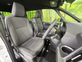 
									TOYOTA Voxy S-G Pearl White 2024′ FMVI2 full								