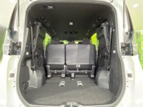 
									TOYOTA Voxy S-G Pearl White 2024′ FMVI2 full								