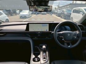 
									TOYOTA Crown Sport 2.5 Z 4WD Pearl White 2024′ FMZEN full								