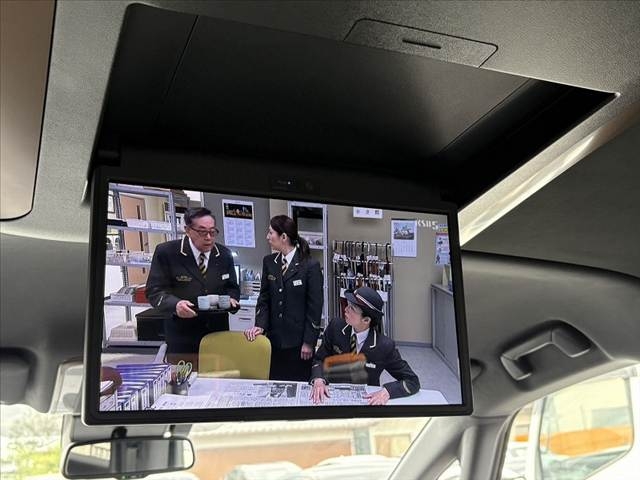 TOYOTA Alphard Z  Moonroof  13.2 Type Flip Dow Pearl White 2023′ FN087