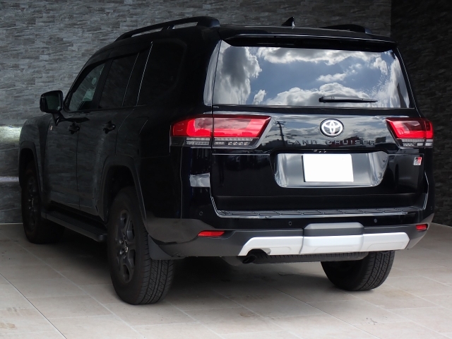 TOYOTA Land Cruiser Wagon GR Sport Black 2023′ FORVU