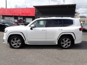 
									TOYOTA Land Cruiser Wagon ZX Pearl White 2022′ FORVW full								