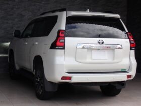 
									TOYOTA Land Cruiser Prado TX L Package Sunroof 7 Seater Pearl White 2022′ FORW8 full								