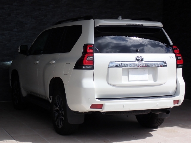 TOYOTA Land Cruiser Prado TX L Package Pearl White 2021′ FORWC
