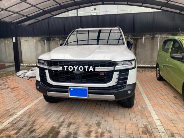 TOYOTA Land Cruiser Wagon GR Sport Pearl White 2024′ FR9L3