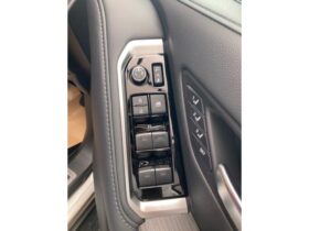 
									TOYOTA Land Cruiser Wagon GR Sport Pearl White 2024′ FR9L3 full								