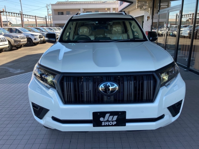TOYOTA Land Cruiser Prado TXLpkg 7 Person Matte Black Ed Pearl White 2022′ HA00V