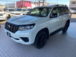 TOYOTA Land Cruiser Prado TXLpkg 7 Person Matte Black Ed Pearl White 2022′ HA00V