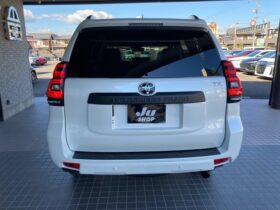 
									TOYOTA Land Cruiser Prado TXLpkg 7 Person Matte Black Ed Pearl White 2022′ HA00V full								