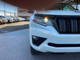 
									TOYOTA Land Cruiser Prado TXLpkg 7 Person Matte Black Ed Pearl White 2022′ HA00V full								