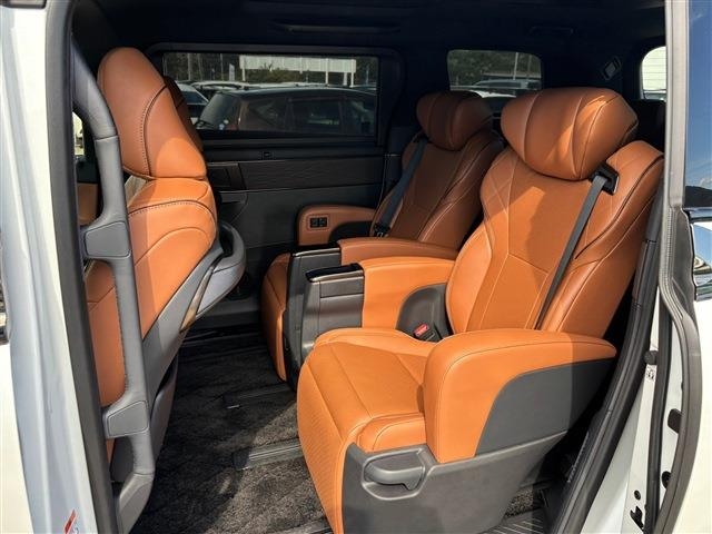 TOYOTA Vellfire 2.5 Z Premier 7 people Pearl White 2023′ HHEVR