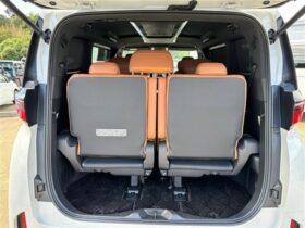 
									TOYOTA Vellfire 2.5 Z Premier 7 people Pearl White 2023′ HHEVR full								