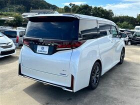 
									TOYOTA Vellfire 2.5 Z Premier 7 people Pearl White 2023′ HHEVR full								