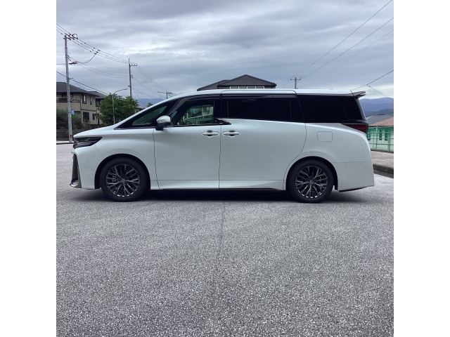 TOYOTA Vellfire Z Premiere White 2023′ HM02X