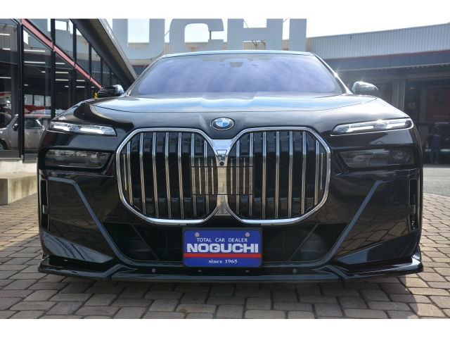 BMW 7 Series 740i M Sport Black 2023′ HVFLM