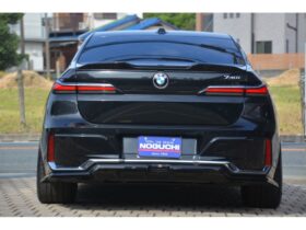 
									BMW 7 Series 740i M Sport Black 2023′ HVFLM full								