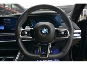 
									BMW 7 Series 740i M Sport Black 2023′ HVFLM full								