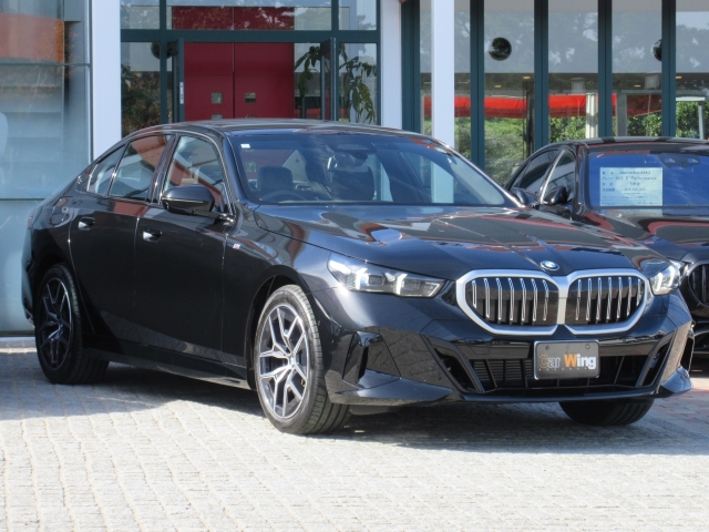 BMW 5 Series 523d xDrive M Sport Black 2024′ I8XX7