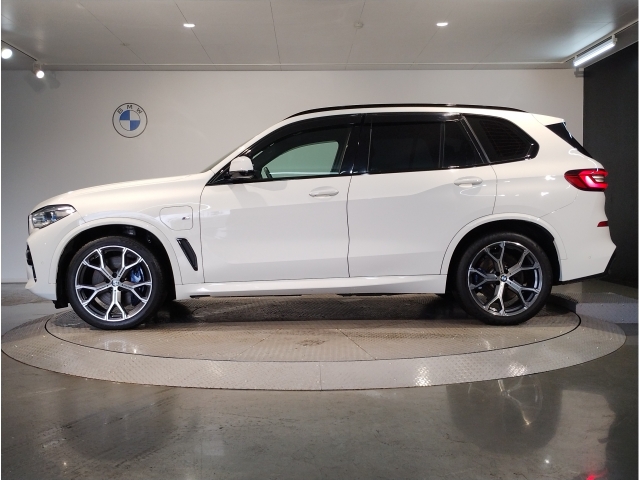 BMW X5 xDrive45e M Sport White 2021′ ID83H