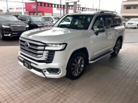 TOYOTA Land Cruiser Wagon ZX with Modelista Aero Parts Pearl White 2022′ INAOS