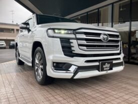 TOYOTA Land Cruiser Wagon ZX with Modelista Aero Parts Pearl White 2022′ INAOS