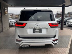 
									TOYOTA Land Cruiser Wagon ZX with Modelista Aero Parts Pearl White 2022′ INAOS full								