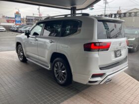 
									TOYOTA Land Cruiser Wagon ZX with Modelista Aero Parts Pearl White 2022′ INAOS full								