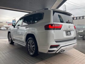
									TOYOTA Land Cruiser Wagon ZX with Modelista Aero Parts Pearl White 2022′ INAOS full								