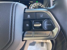 
									TOYOTA Land Cruiser Wagon ZX with Modelista Aero Parts Pearl White 2022′ INAOS full								